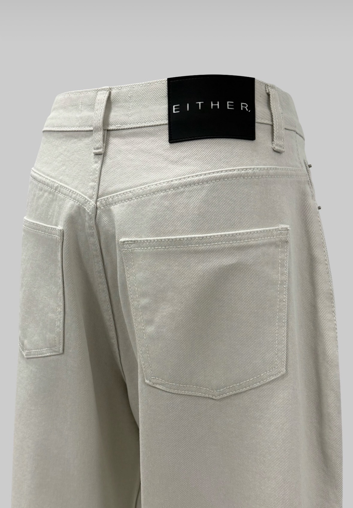 Джинсы молочные EITHER